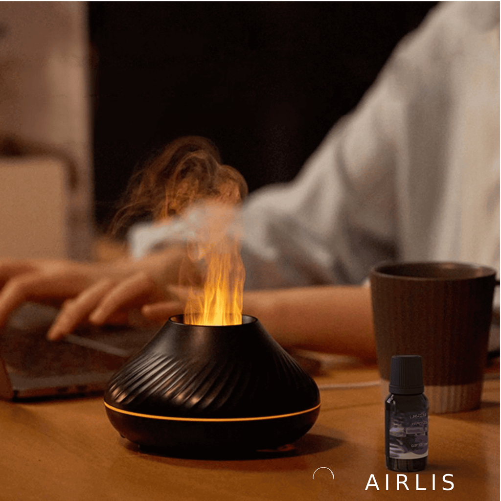Diffuseur flamme Airlis noir sur bureau, brume froide et huile essentielle