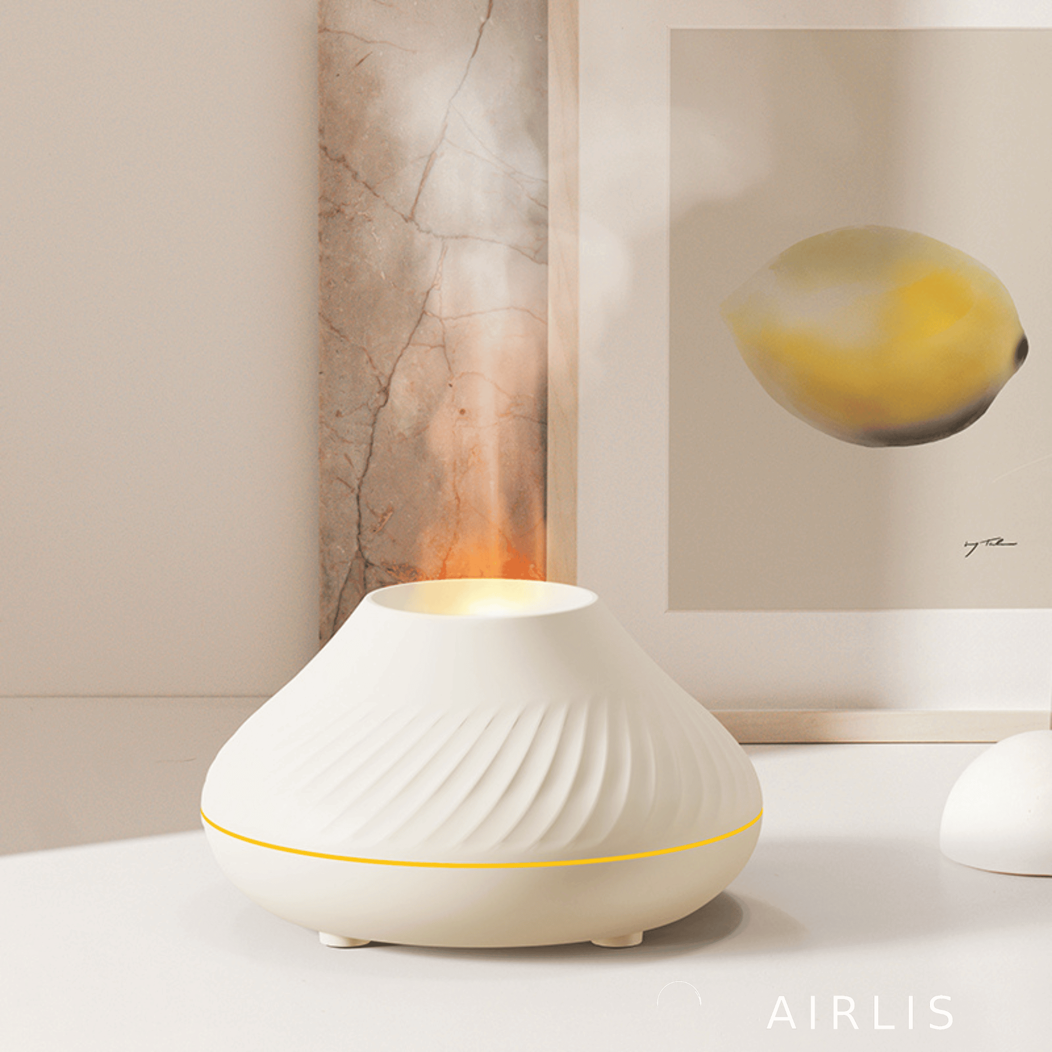 Diffuseur flamme Airlis blanc au design minimal, brume apaisante et lumière douce